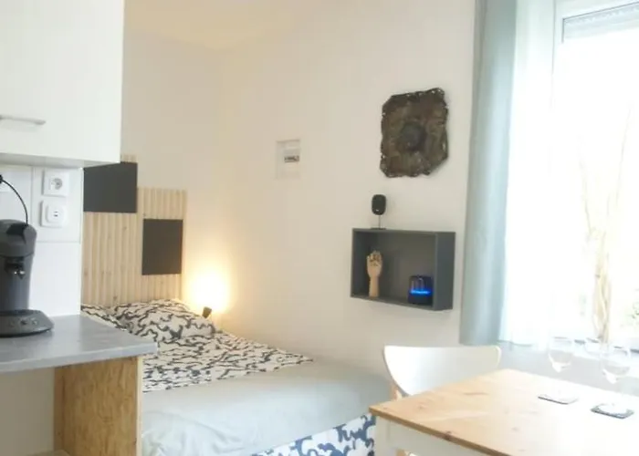 Le Petit Alexandre Apartment *